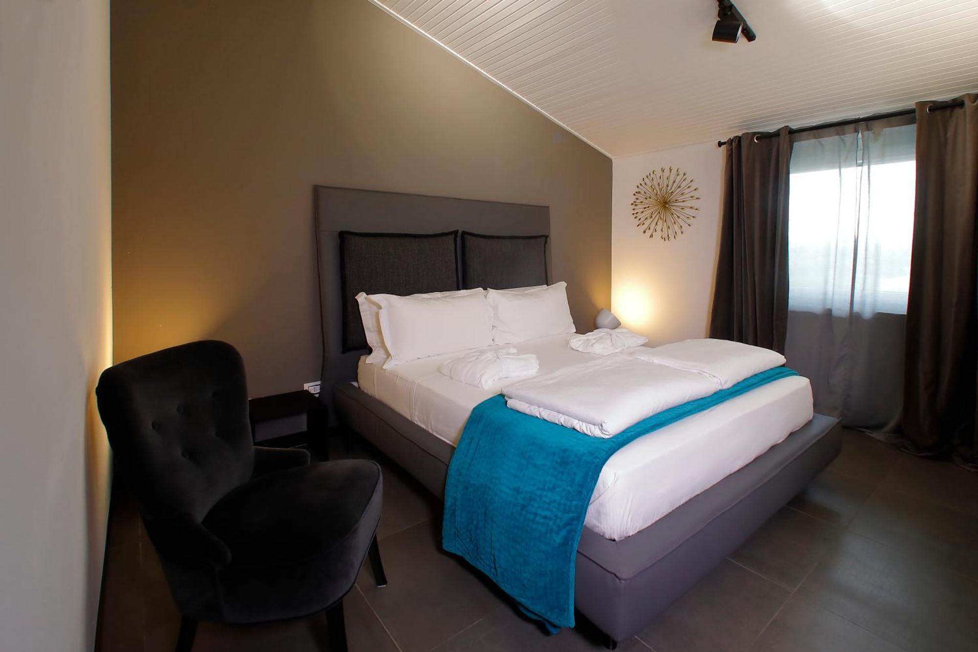 Extra Urbano - Lago Di Garda - Adults Only Понти-суль-Минчо Экстерьер фото